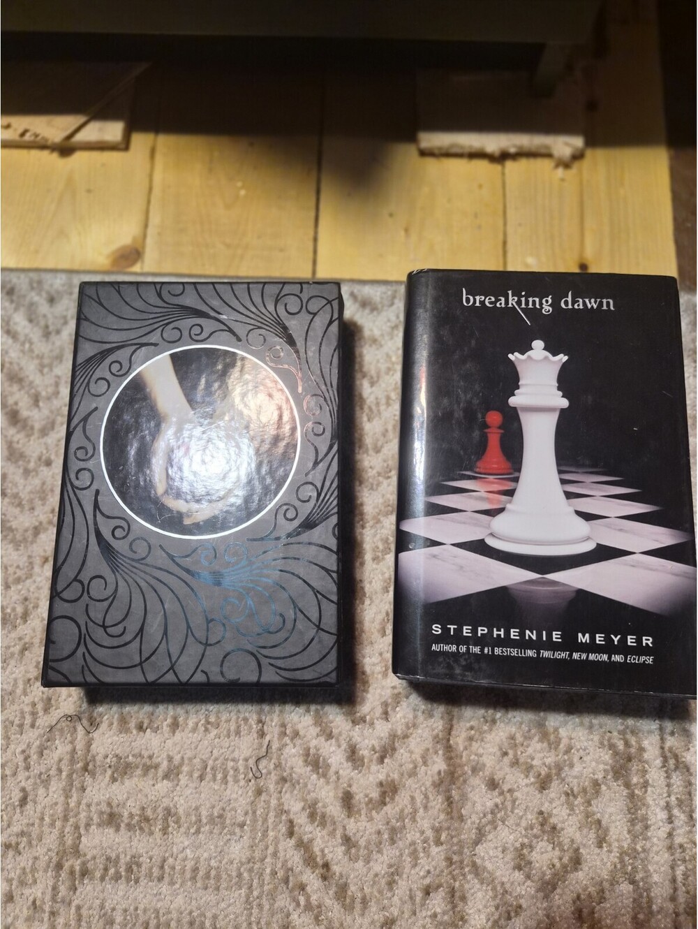 Twilight Collector's Edition 2008 Hardcover First Edition And Breaking Dawn